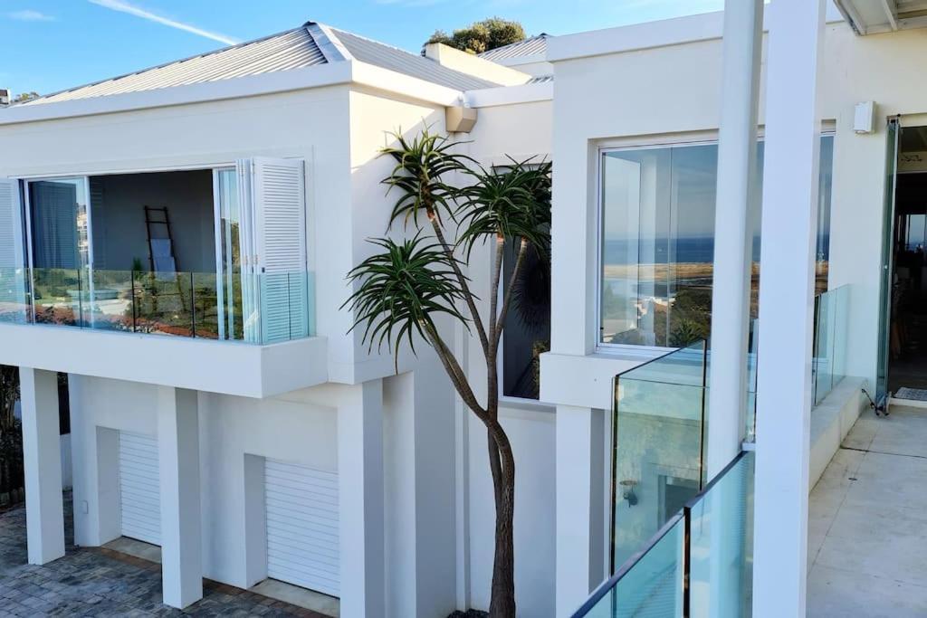 Contemporary With Amazing Views Villa Plettenberg Bay