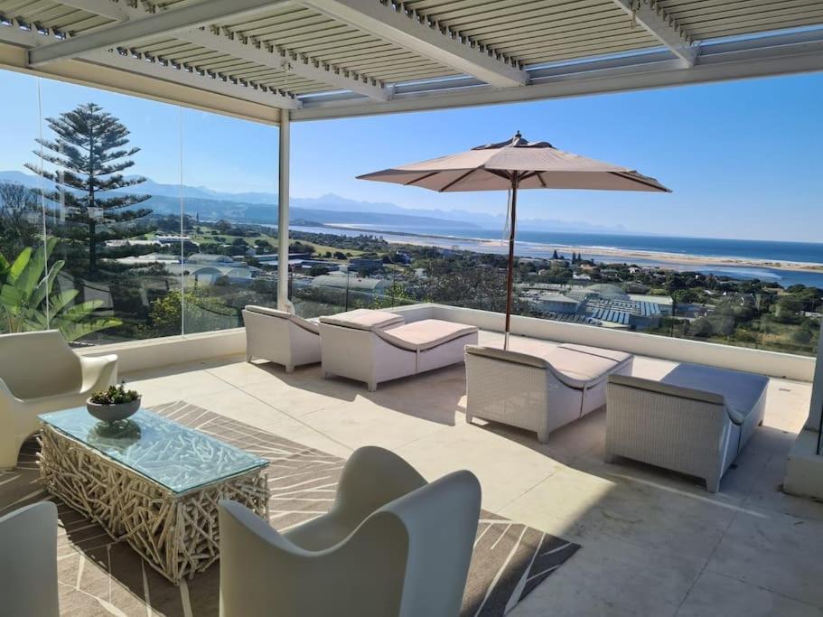 Contemporary With Amazing Views