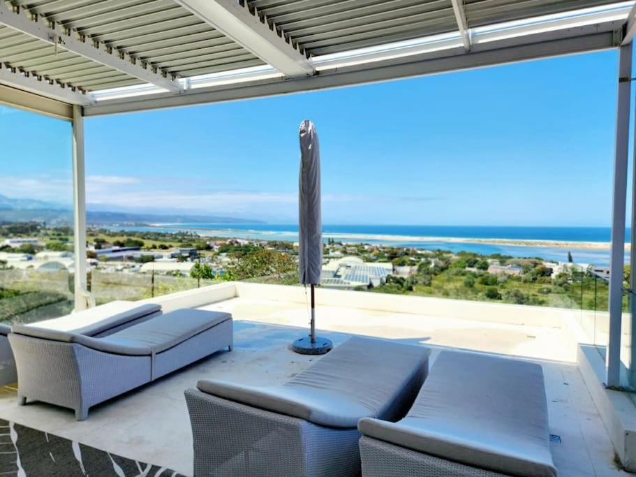 Contemporary With Amazing Views