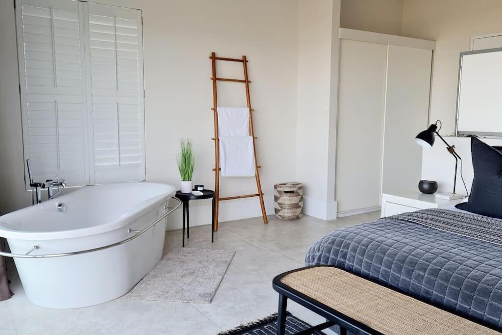Contemporary With Amazing Views Villa Plettenberg Bay