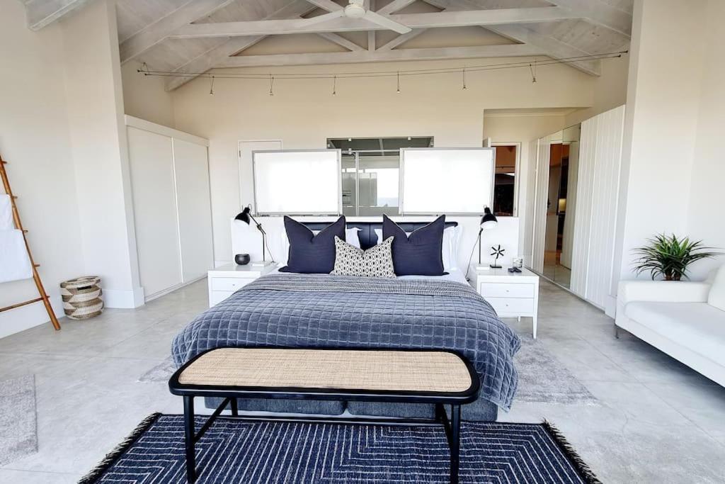 Contemporary With Amazing Views Plettenberg Bay