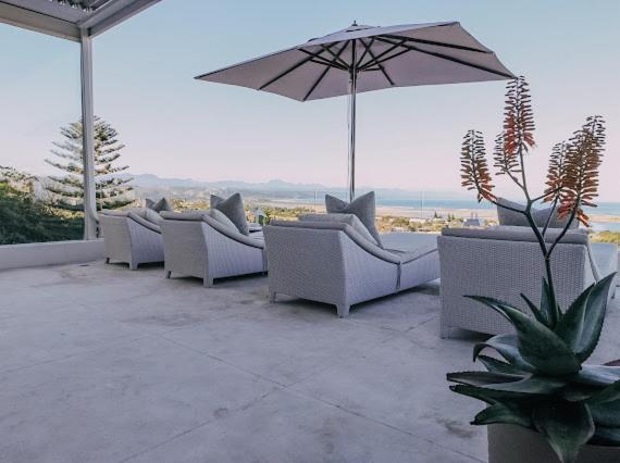 Contemporary With Amazing Views Villa *