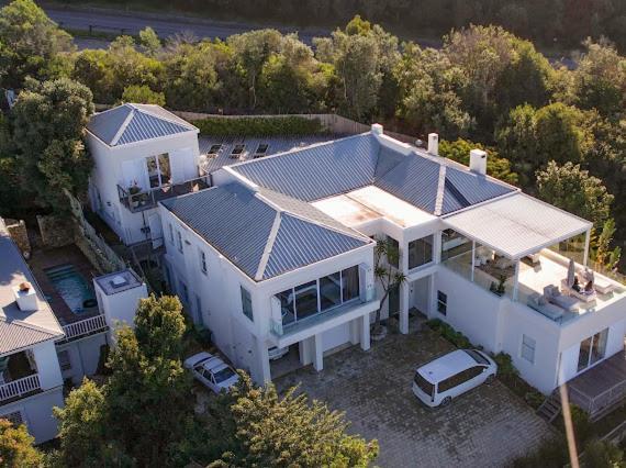 Villa Contemporary With Amazing Views