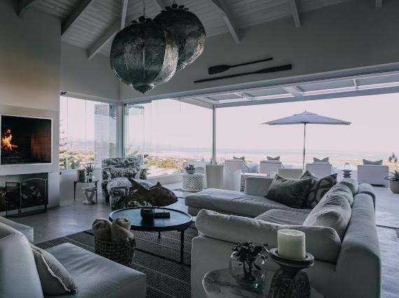 Villa Contemporary With Amazing Views *